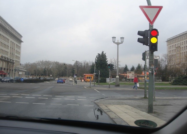 Çfarë domethënie kanë dritat në semafor?