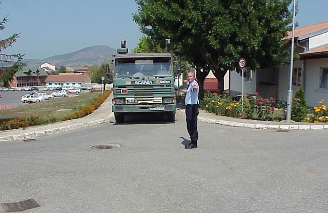 Çfarë tregon pozita e policit?
